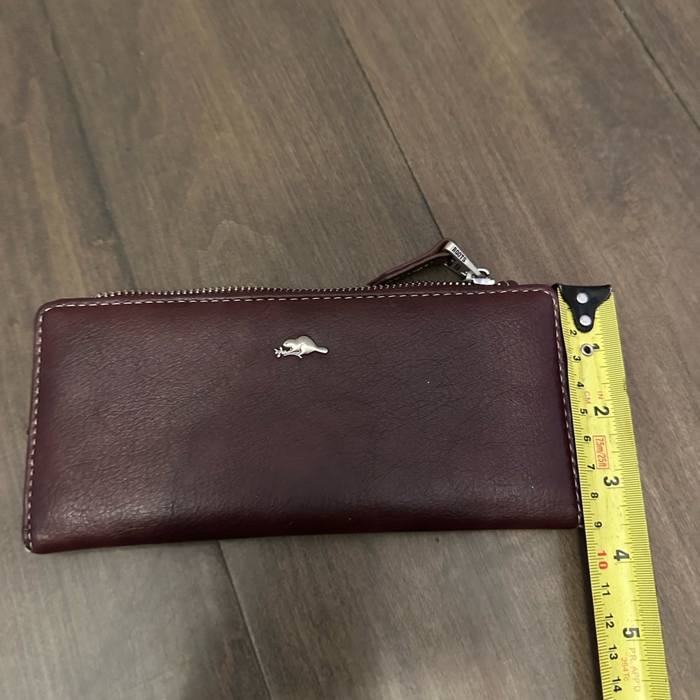 Roots Burgundy Leather Wallet - Picture 8 of 12